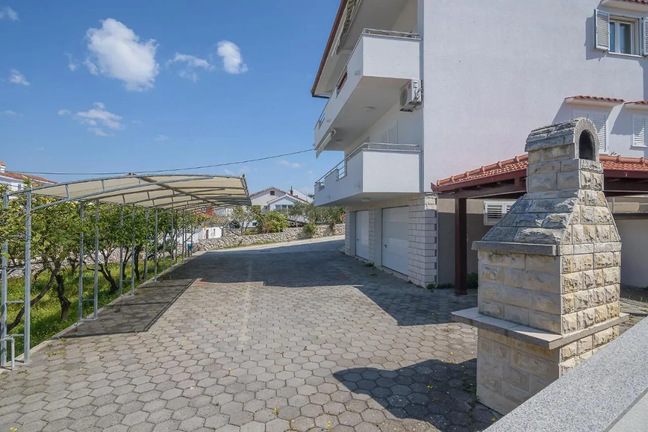 Apartments Ivan تروغير كرواتيا