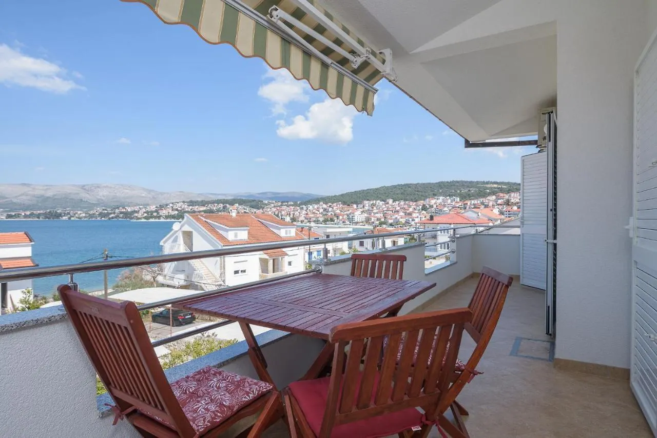 Apartments Ivan Trogir